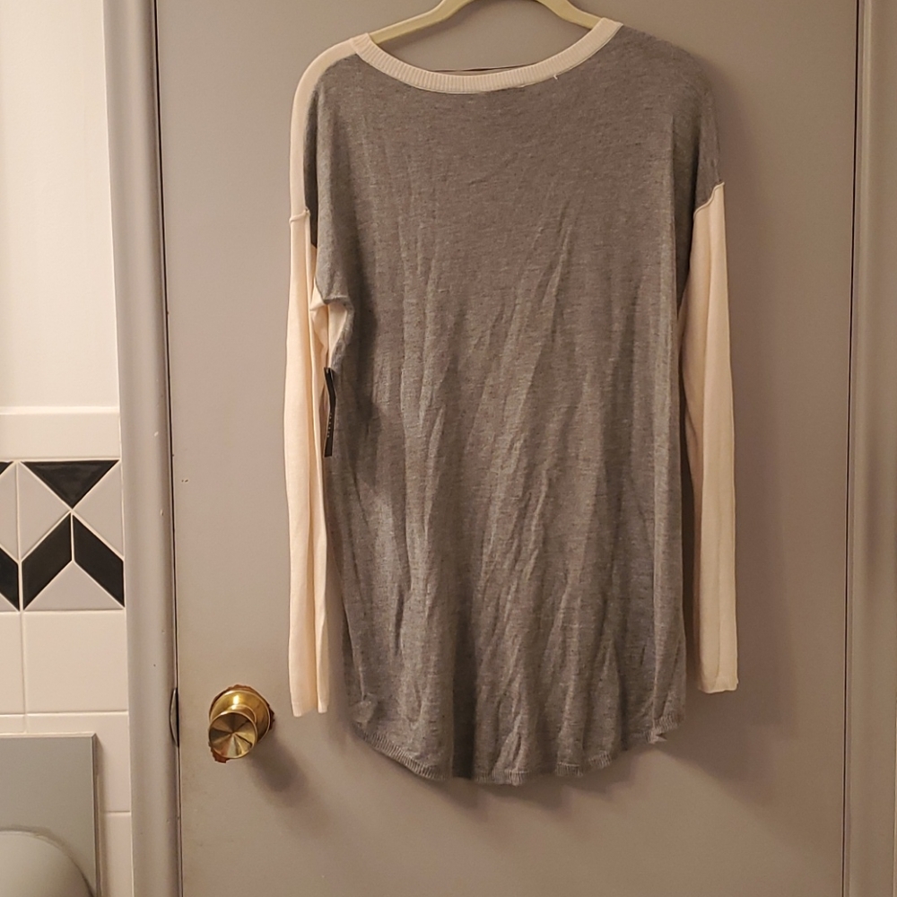 Sweater - Picture 2 of 5